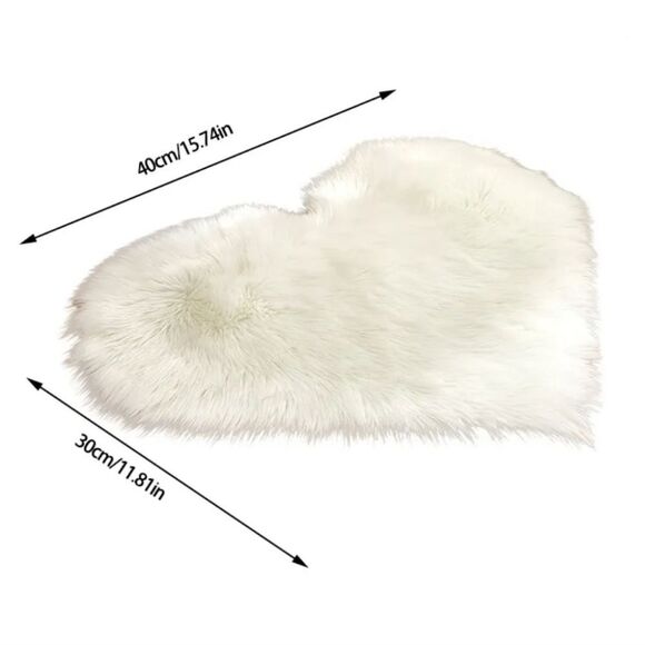 NWOT Faux Fur Heart Shaped Rug 😍 - Picture 2 of 5